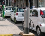 Electric cars and historical city center: in Norway, the boom of electric vehicles