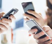 Navigare in internet da smartphone: italiani mobile e tempi di permanenza Navigare in internet da smartphone: italiani mobile e tempi di permanenza