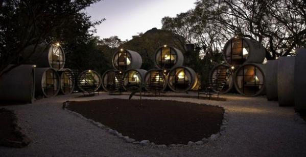 Hotel in cement pipes and Energy Efficiency in Mexico